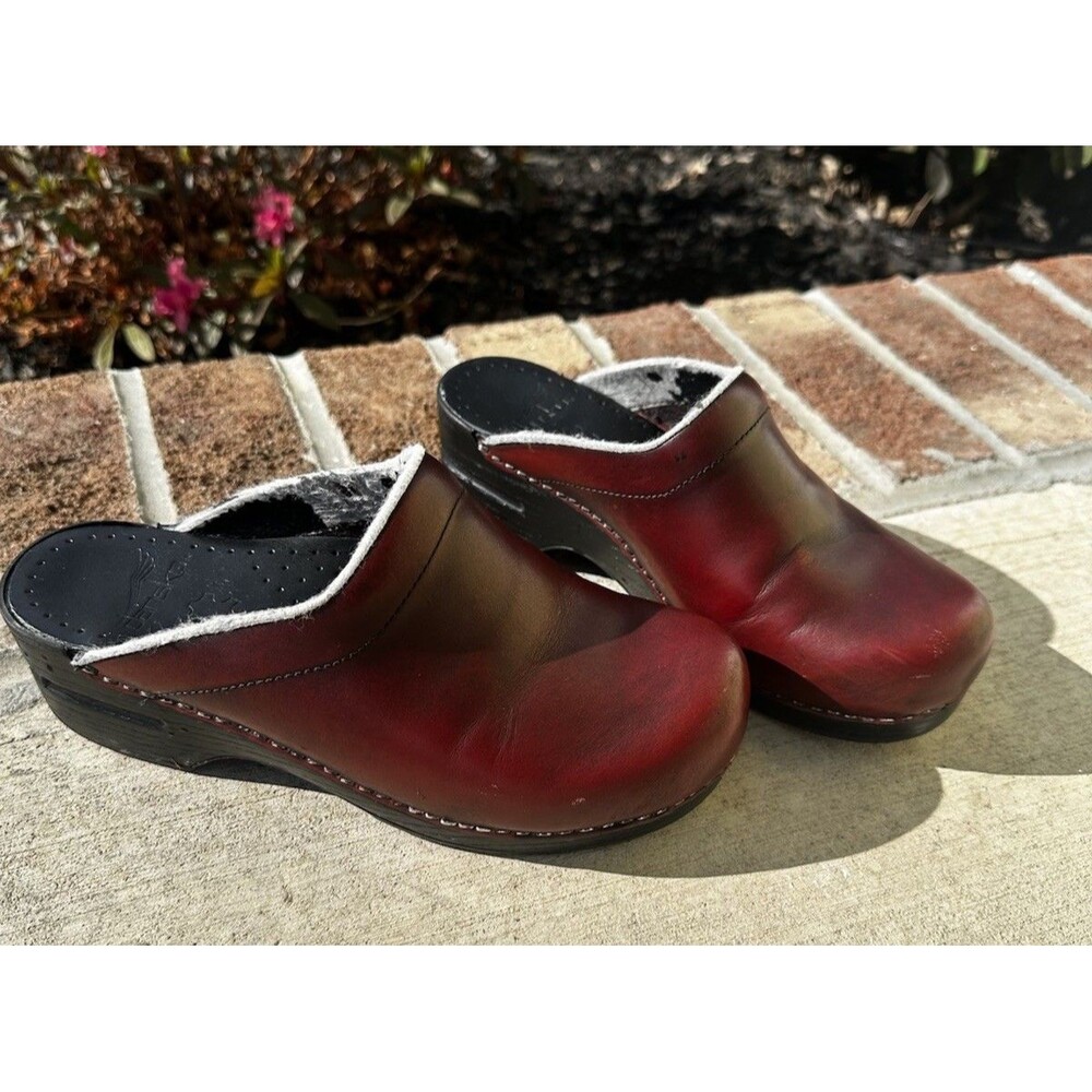 Dansko Professional Clogs Size 37 (6.5-7) | Burgundy Comfort Shoes GUC Workwear